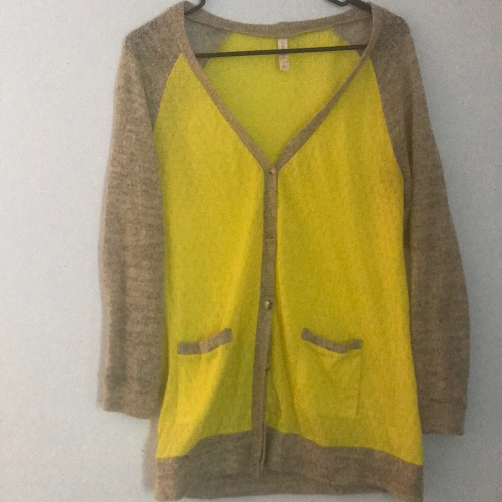 Women’s yellow cardigan Lg